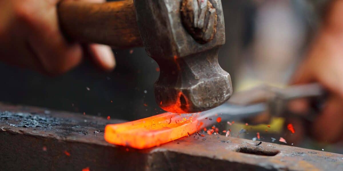 Blacksmithing Bushcraft: Railroad Spike Tomahawk Class